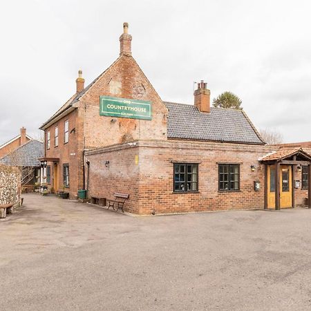 Oyo Elm Farm Country House, Norwich Airport Horsham St Faith Dış mekan fotoğraf